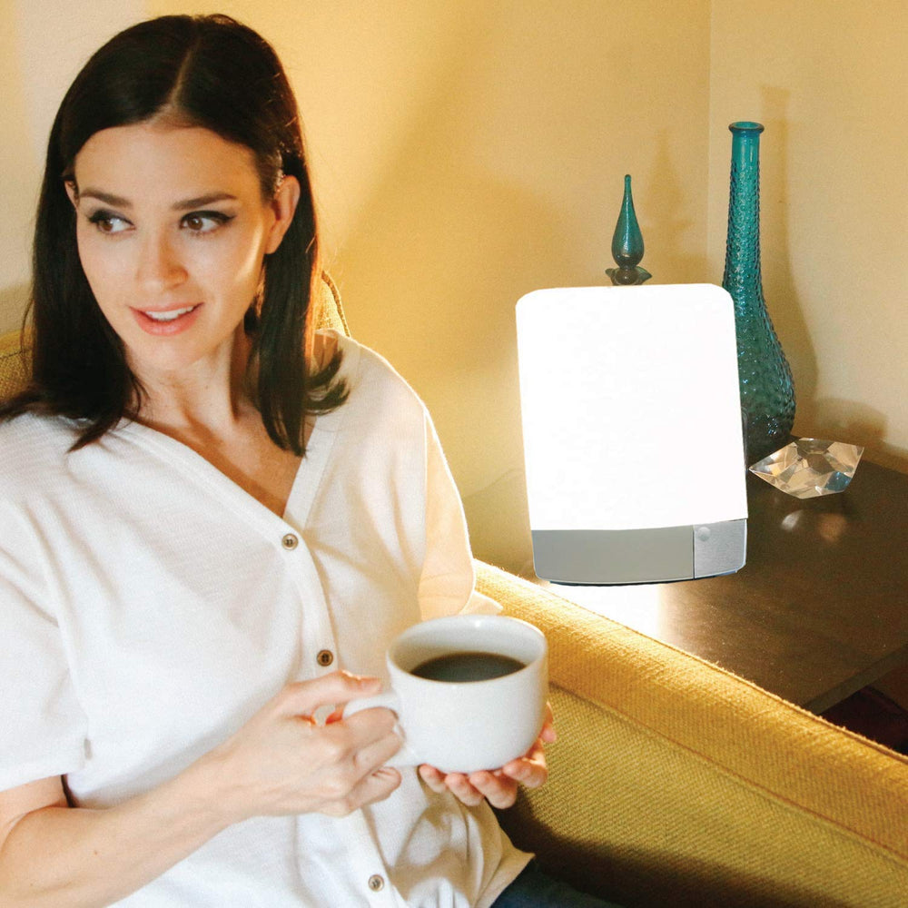 Carex Sunlite glare-free diffuser reduces eye strain during use.