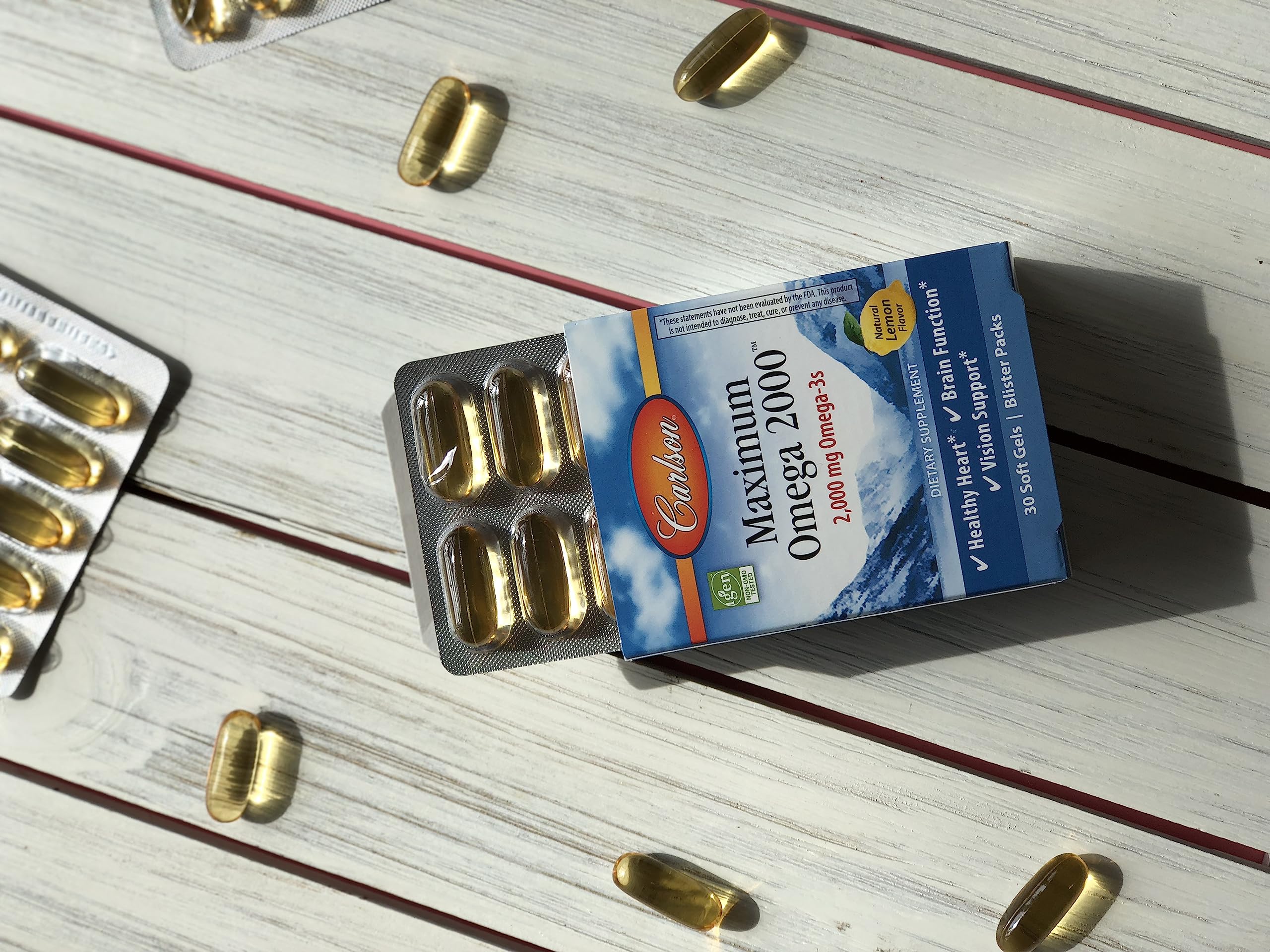 Carlson Maximum Omega 2000 lemon-flavored softgels; pleasant daily intake.