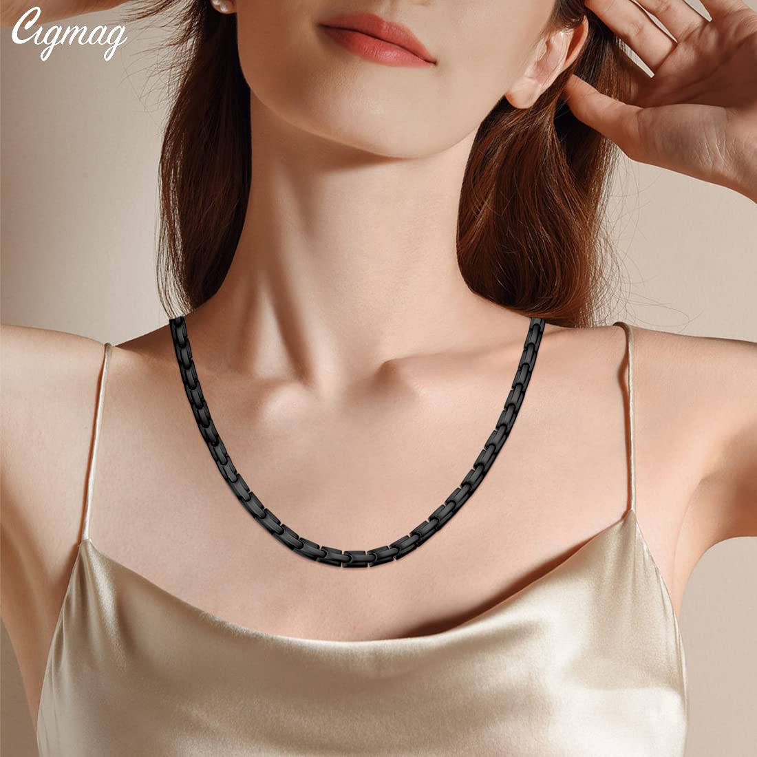 Cigmag easy-wear buckle clasp for quick, secure fastening.