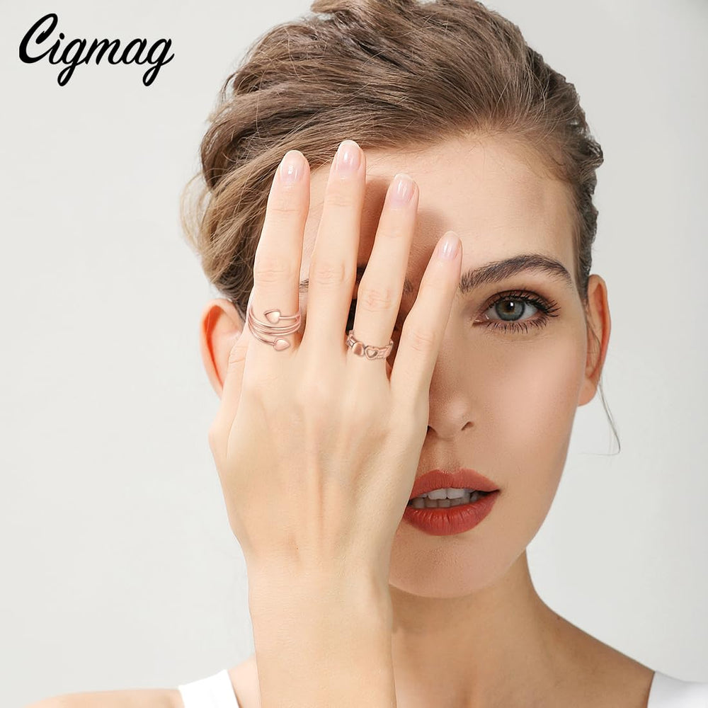 Cigmag copper ring worn on hand shows subtle shine