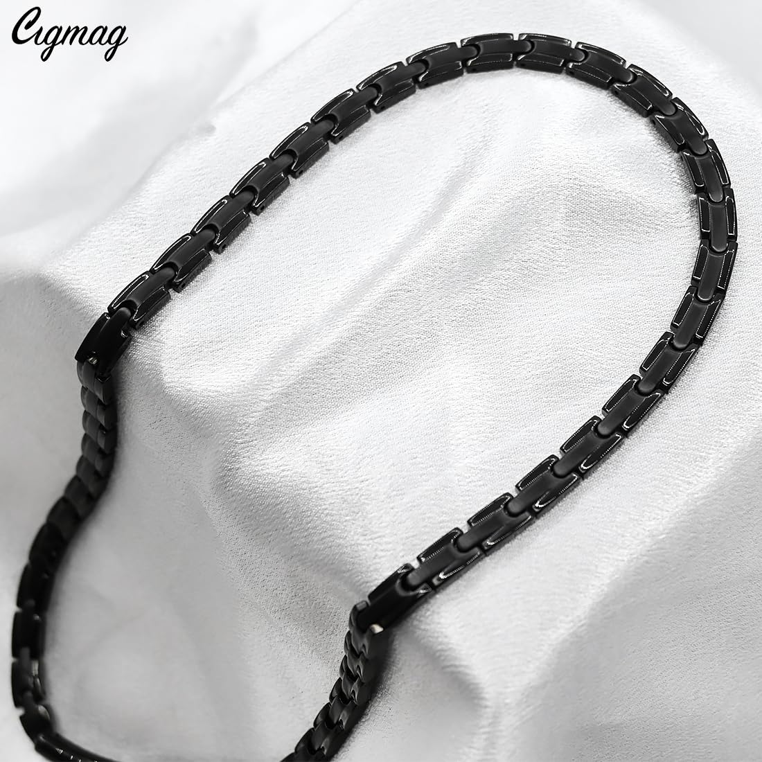 Cigmag versatile style for everyday outfits and special occasions.