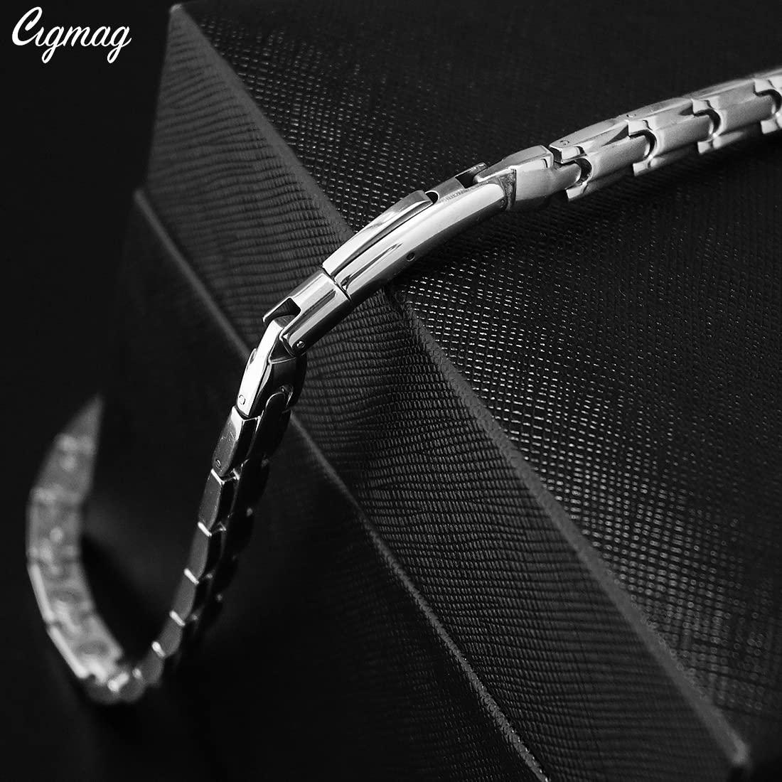 Cigmag water-resistant design suitable for outdoor activities
