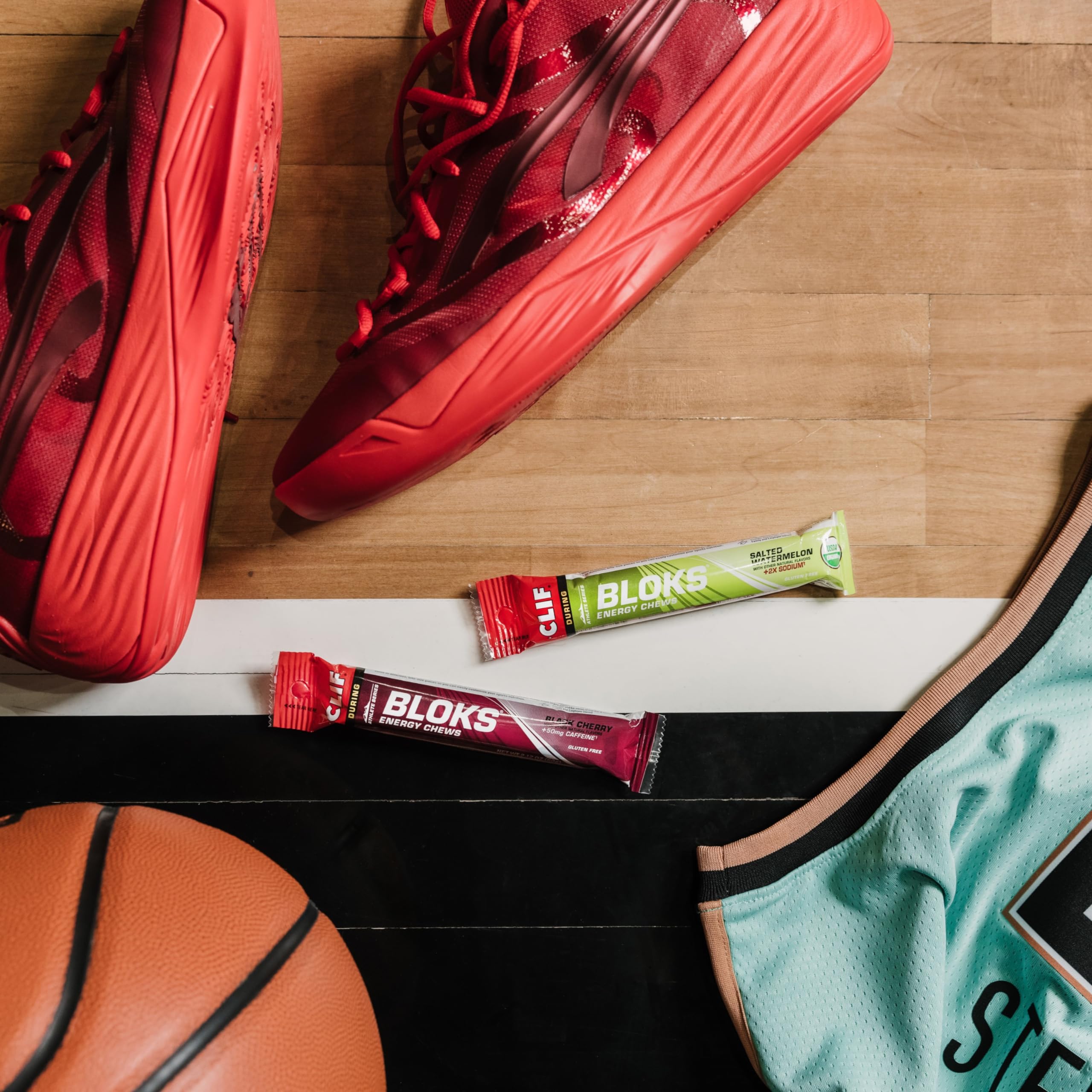 Running scene with CLIF BLOKS fuels long-distance training