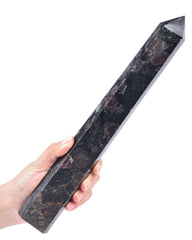 CNYANFEI garnet stone wand close-up highlights natural color for decor.