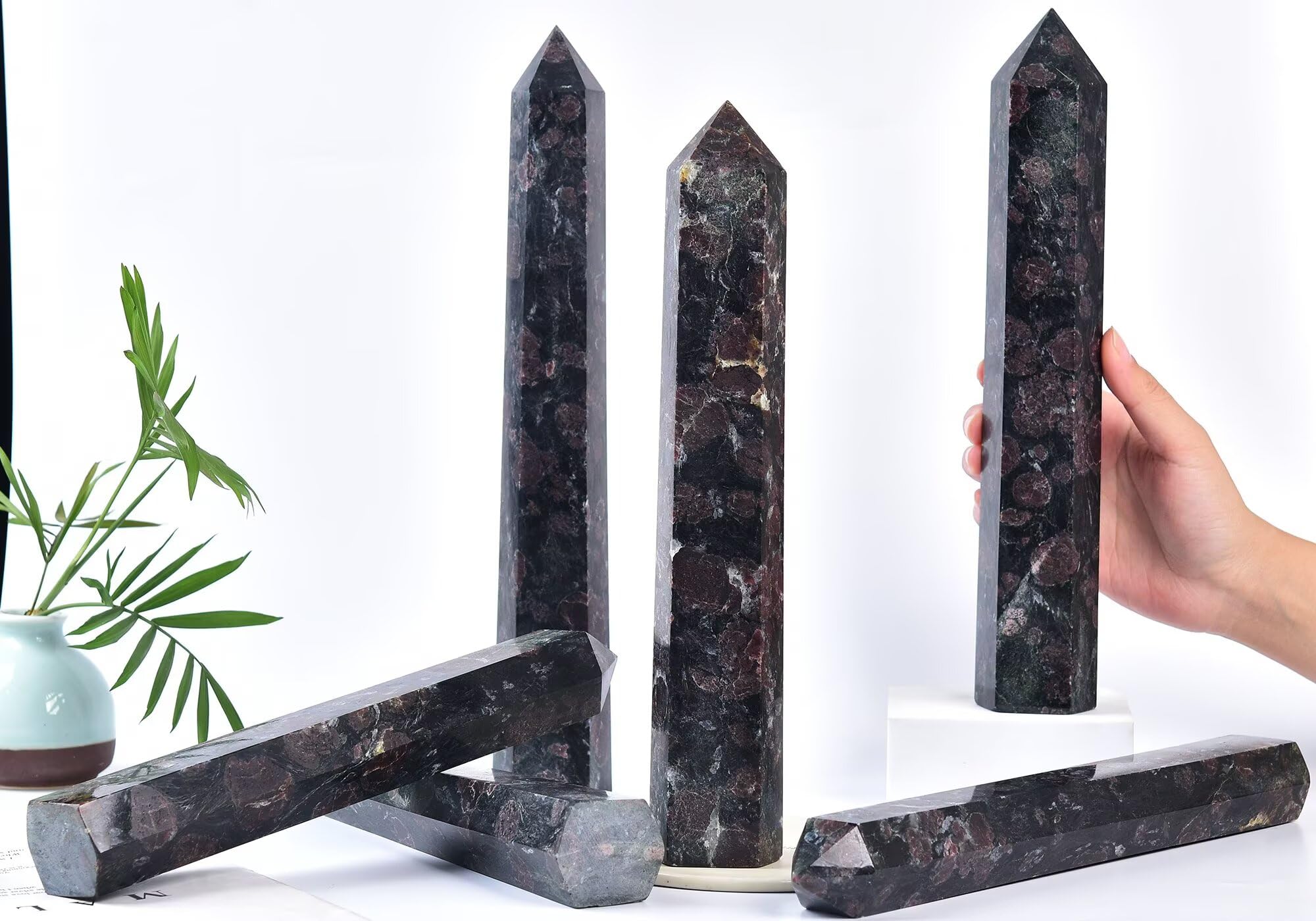 CNYANFEI garnet wand packaging shows gifting-ready crystal.