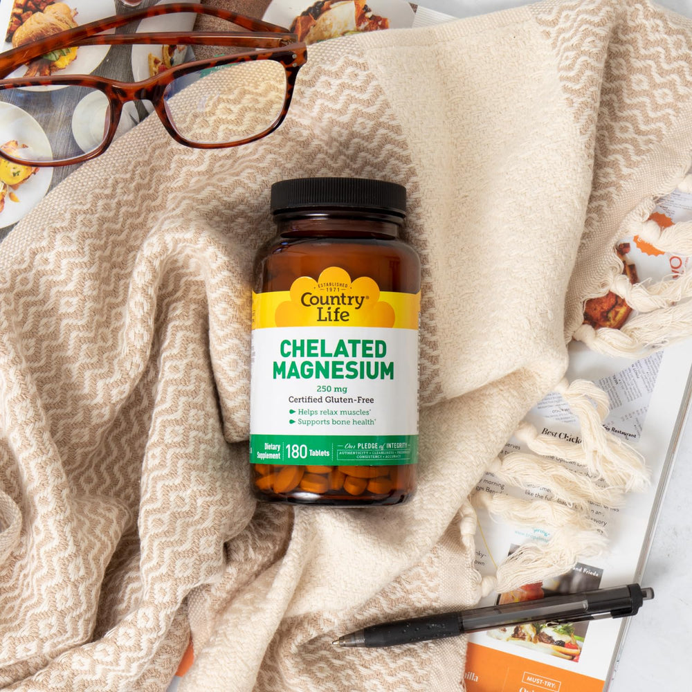 Country Life Chelated Magnesium 250mg bottle cap close-up for easy dosage