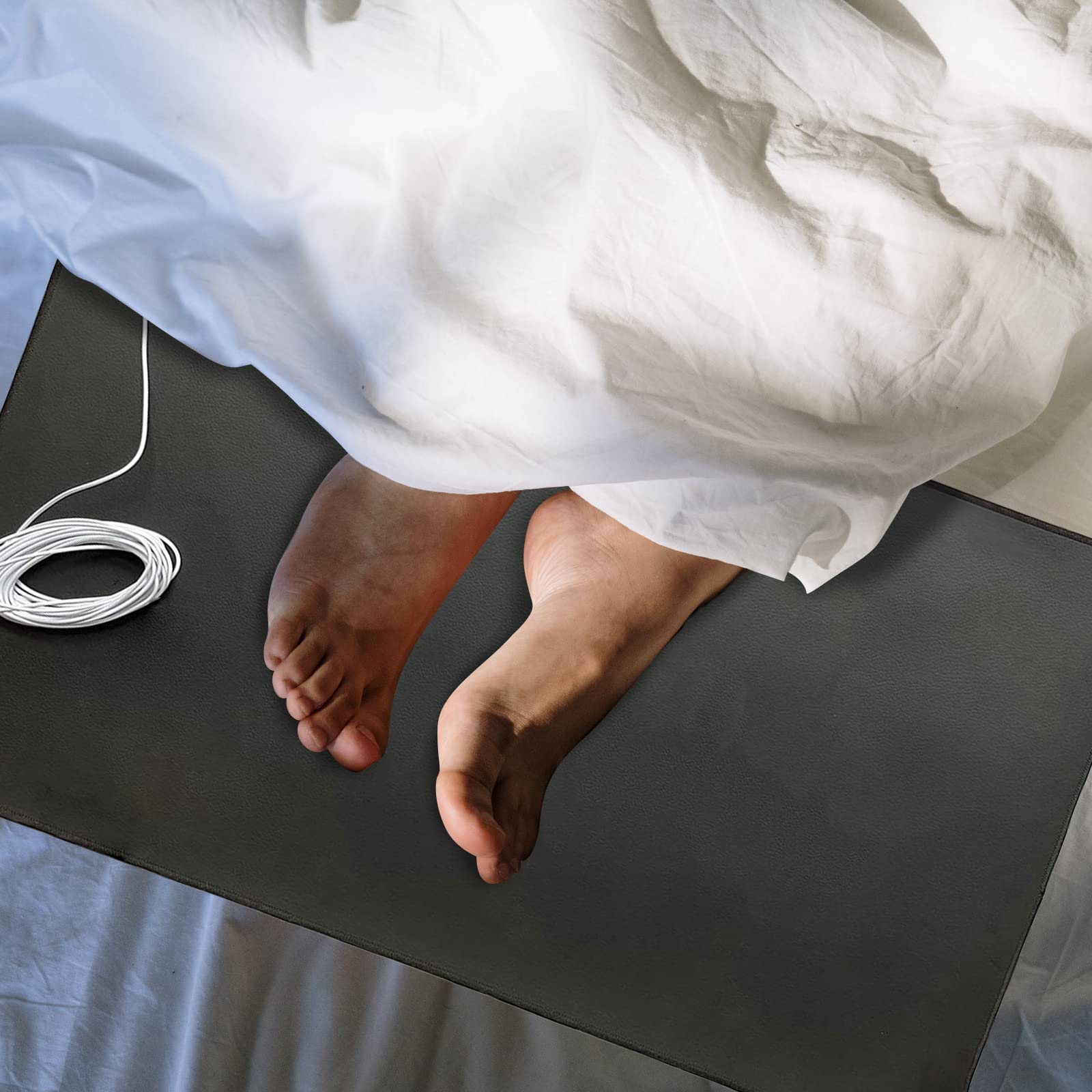 COUSLEWI folded mat stores compactly for travel.