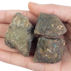 Crocon Labradorite rough stone close-up showing iridescent flashes for meditation and focus