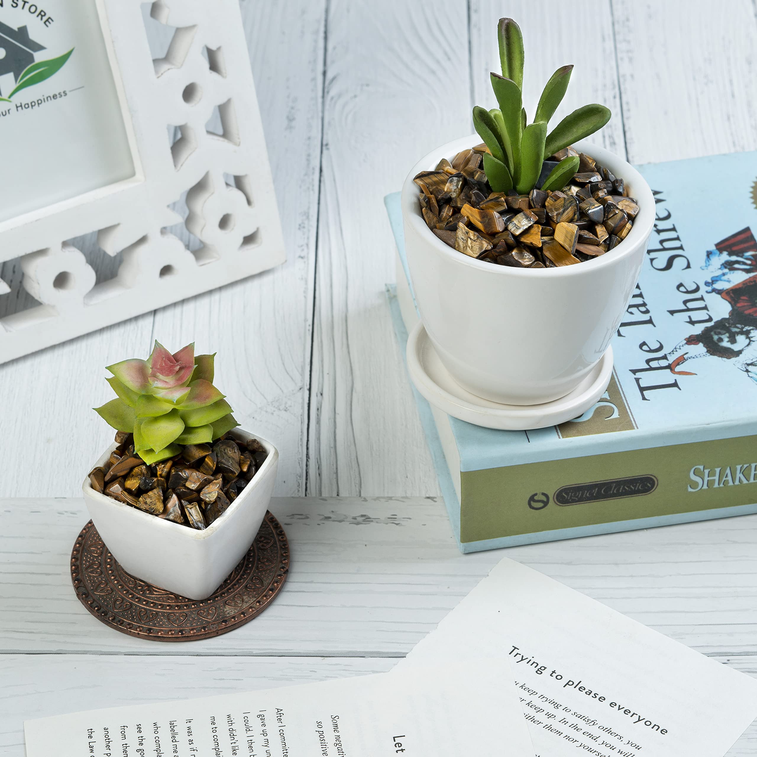 Tiger eye chips in a vase for stylish home decor by Crocon