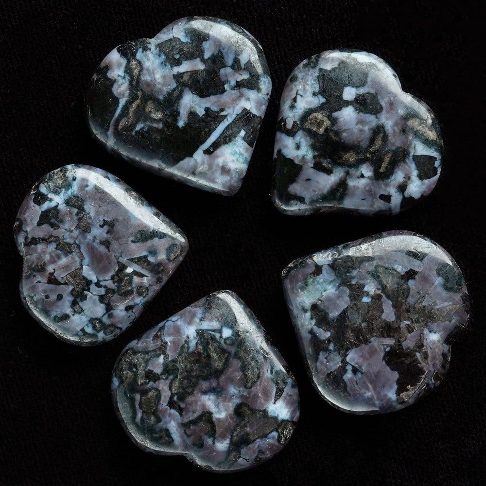 Crocon Valentine gift Indigo heart set offers a thoughtful present for a loved one.