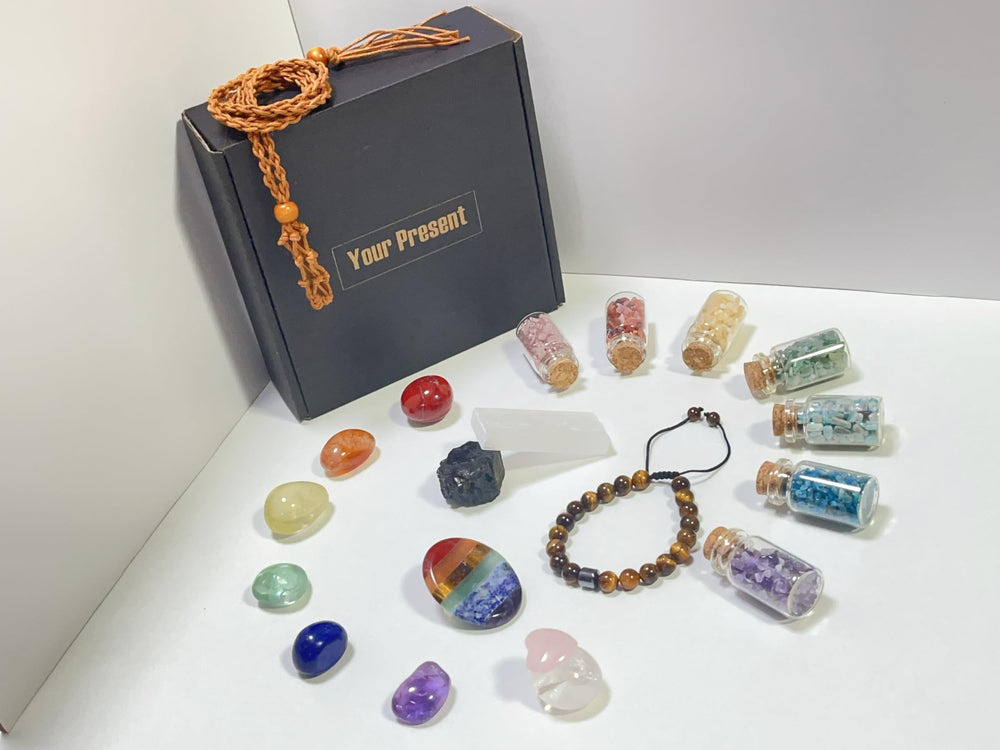 Crystals and Healing Stones Set holder necklace keeps a crystal close.