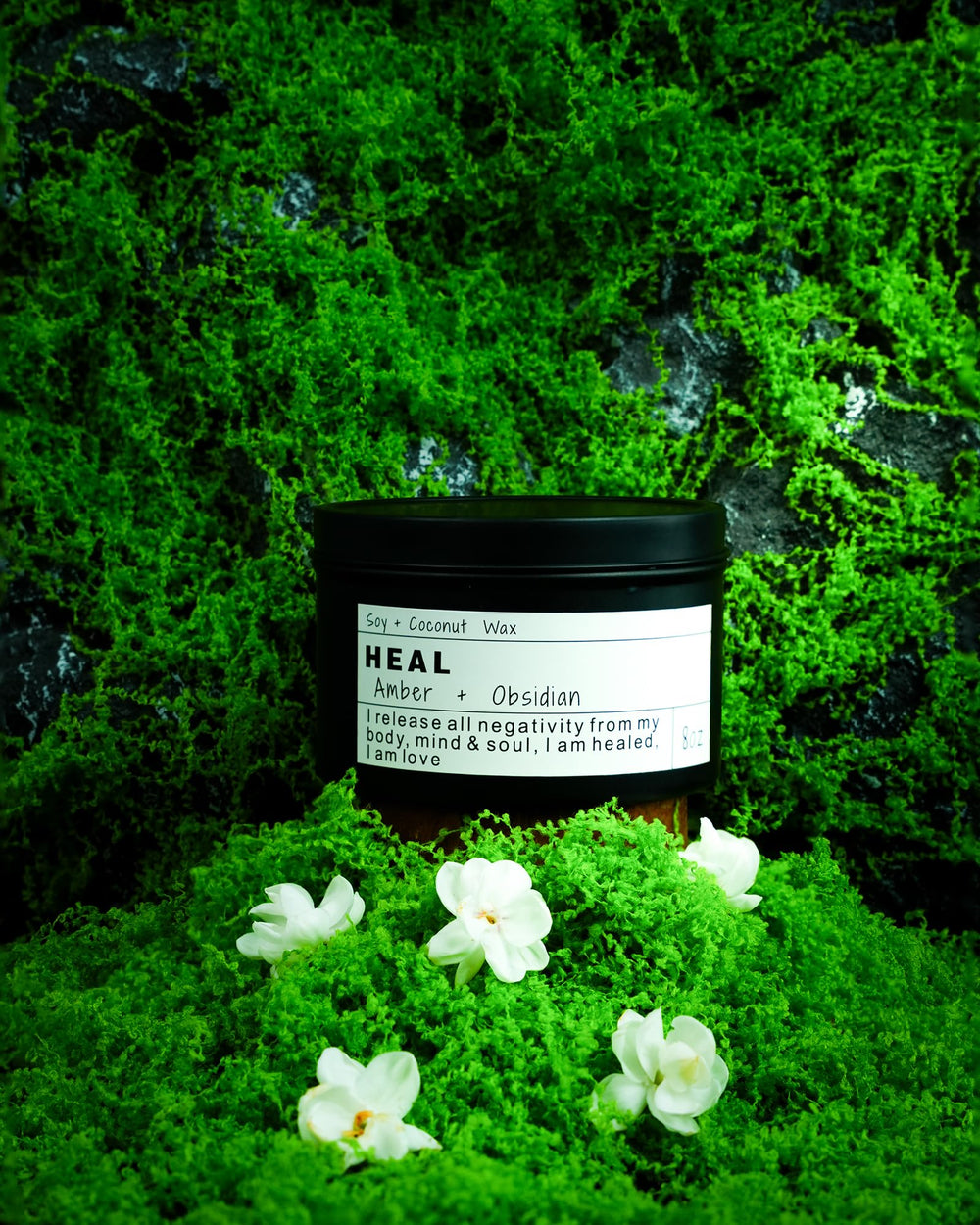 CULACEE Amber balancing energy candle highlighting amber crystals for emotional clarity.