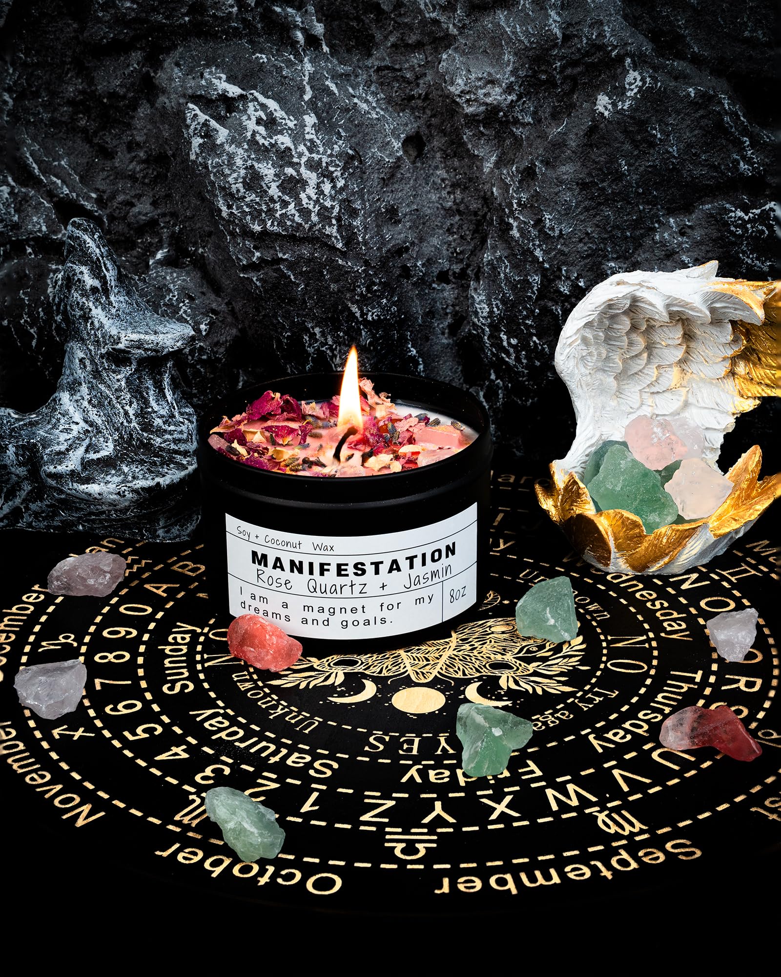 CULACEE Dried flowers candle adds natural beauty to any room.