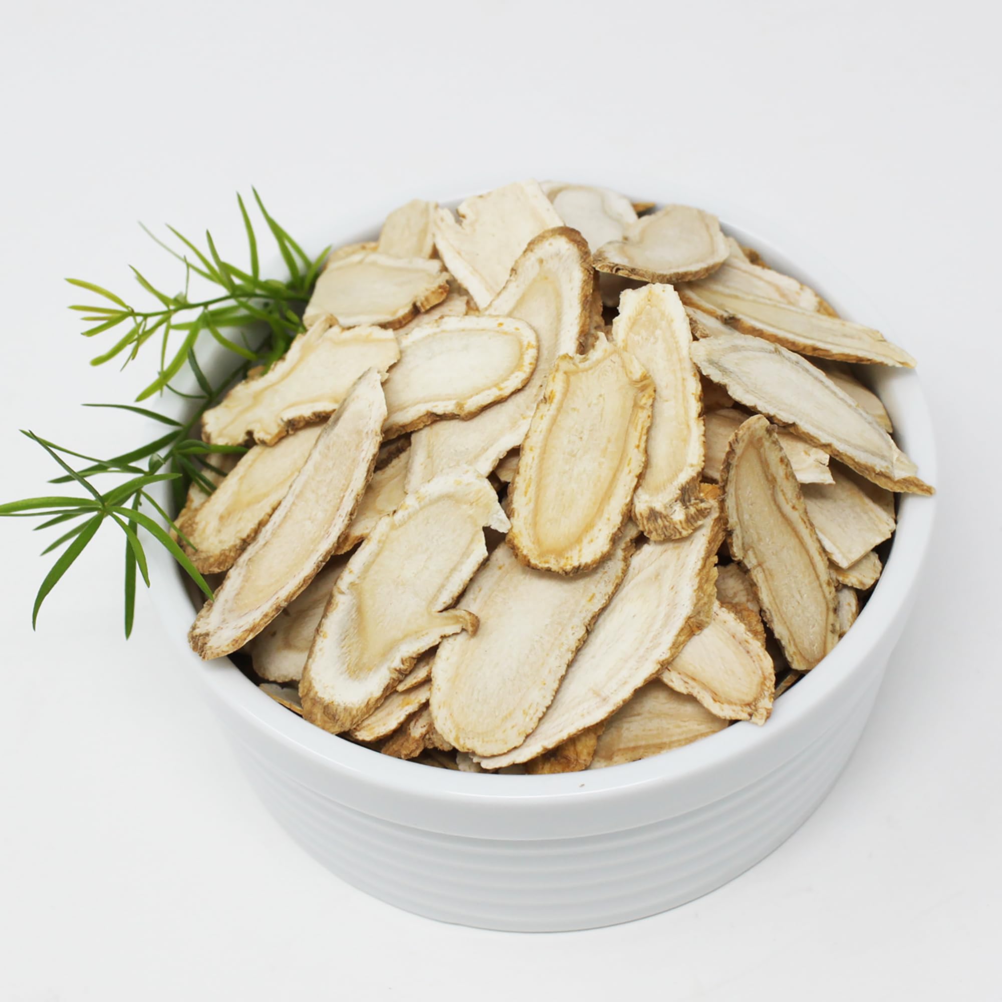 DABC OAK LAND slices in water show easy mixing.