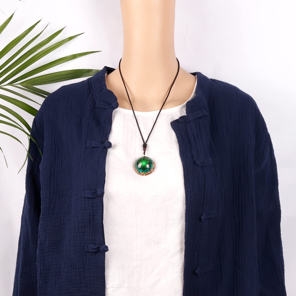 Day Day Up emerald-green crystal pendant suitable for gifts and self-care.