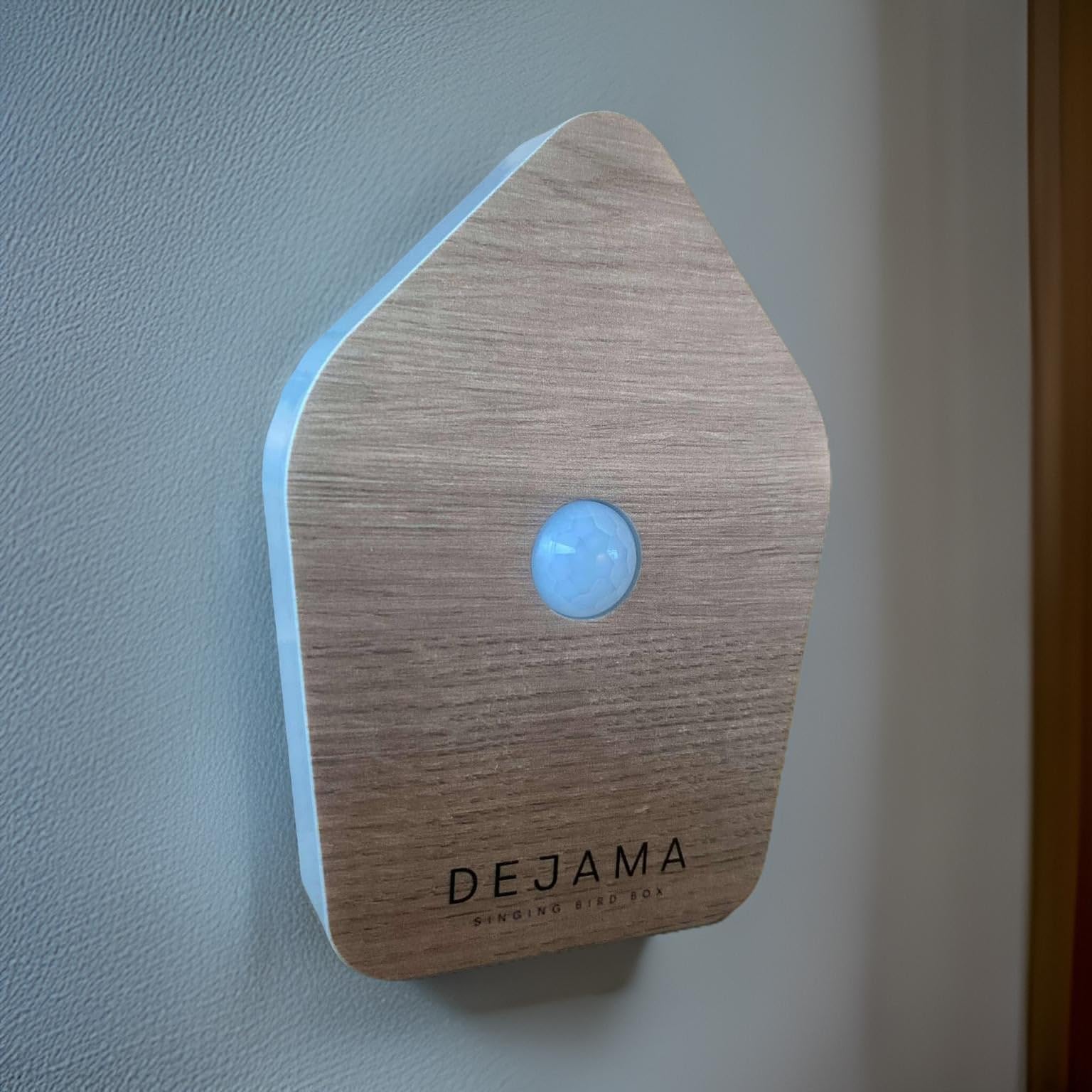 Dejama Singing Bird Box volume controls let you tailor background sound.