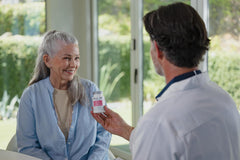DiaVis capsules displayed to illustrate nerve and kidney support with benfotiamine.
