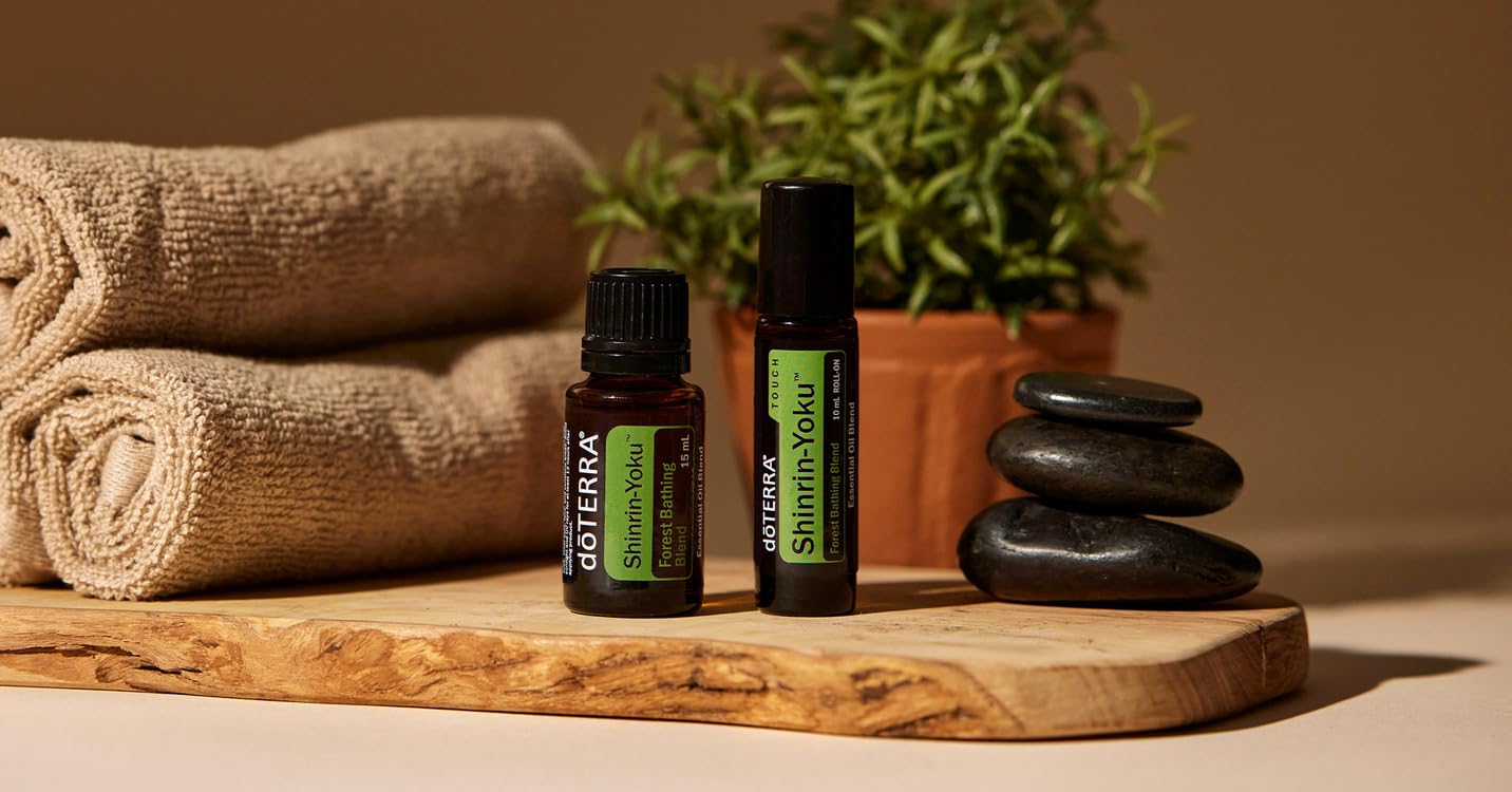 Woodsy aroma notes visualized by the Shinrin-Yoku bottle.