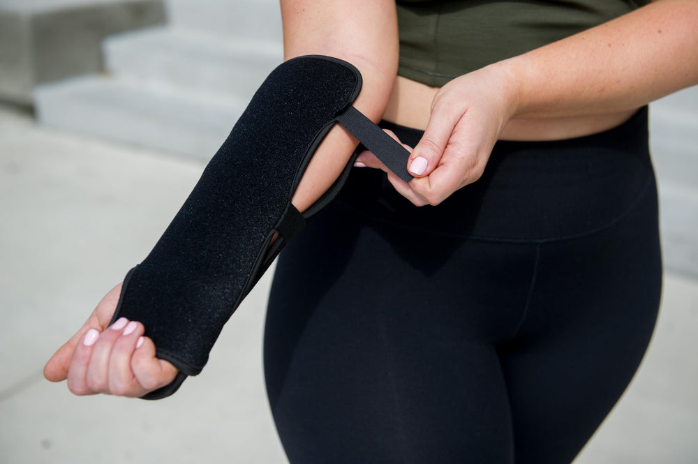 DPL easy-care wrist wrap for everyday use and quick setup.