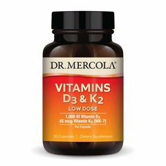 Dr. Mercola D3 y K2 dosis baja en botella cerrada para uso diario seguro.