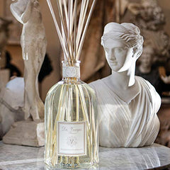 Dr. Vranjes Magnolia Orchidea diffuser closeup highlights premium bottle design.