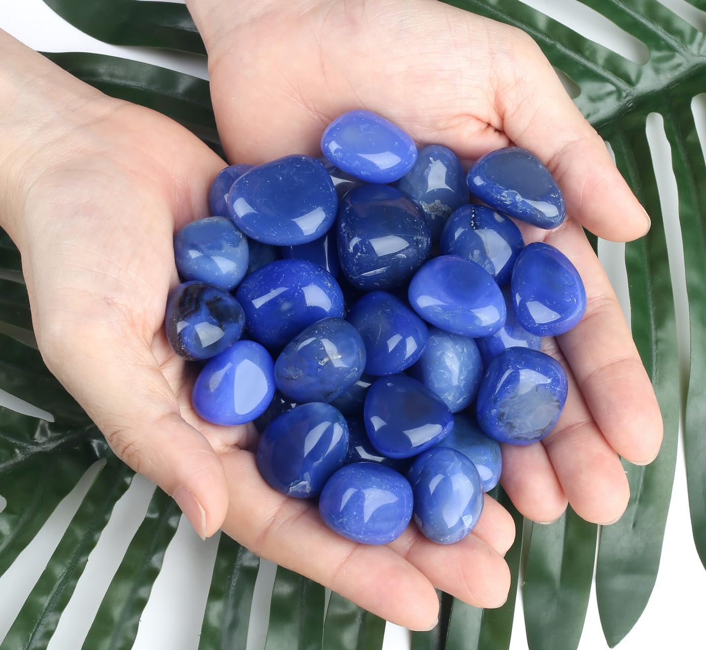DUQGUHO blue-carnelian-stones in sunlit display inspire peaceful rooms