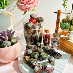 DUQGUHO Dragon Blood Stone reflective surface adds brightness to sunlit shelves