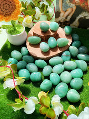 DUQGUHO Green Aventurine irregular crystal rocks with reflective surfaces for vase fillers and terrariums.