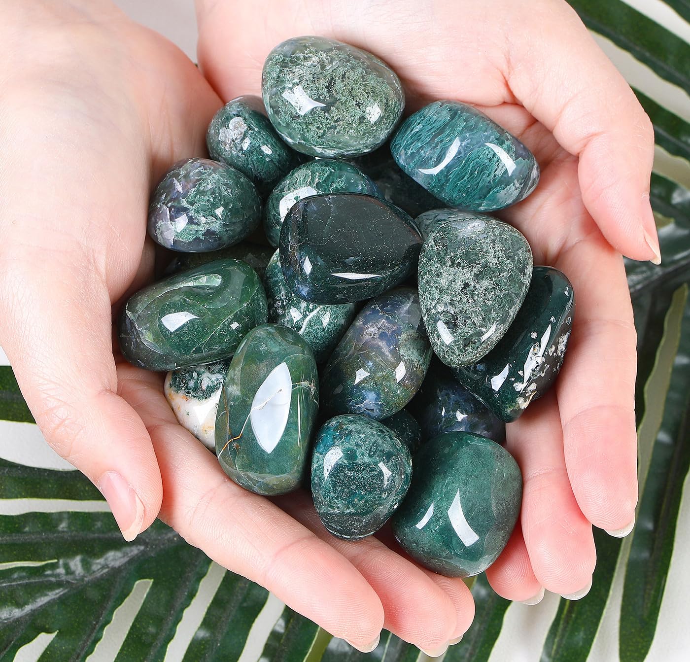DUQGUHO polished tumblestones moss agate for meditation and jewelry making.
