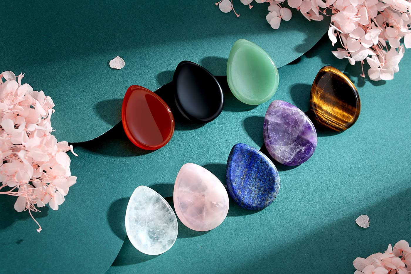 DUQGUHO Tiger Eye crystal aids grounding and clear intention.