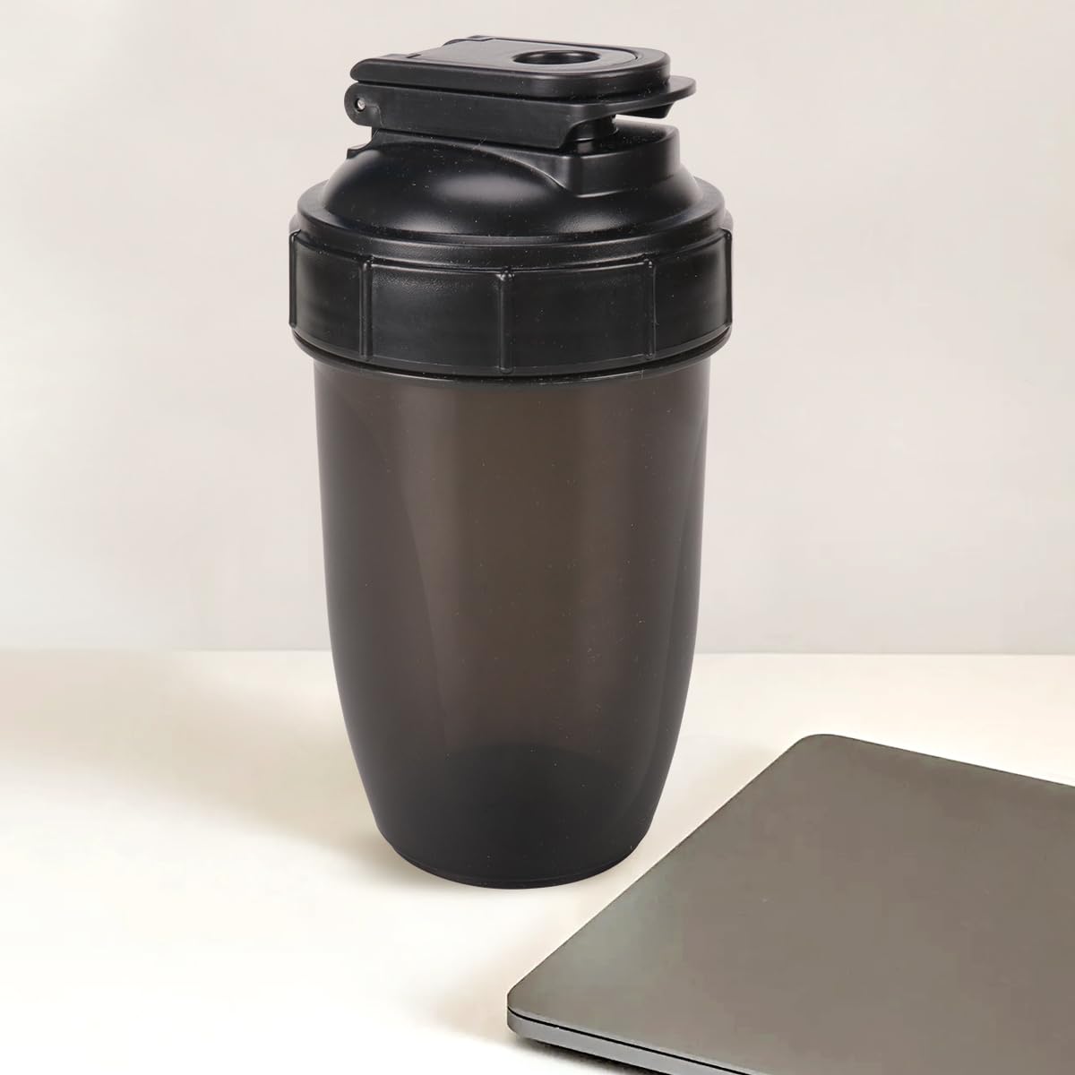 D.Y.A shaker bottle top loop enables easy carrying on the go