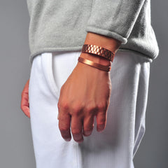 Earth Therapy copper magnetic cuff magnets close-up with six neodymium magnets.