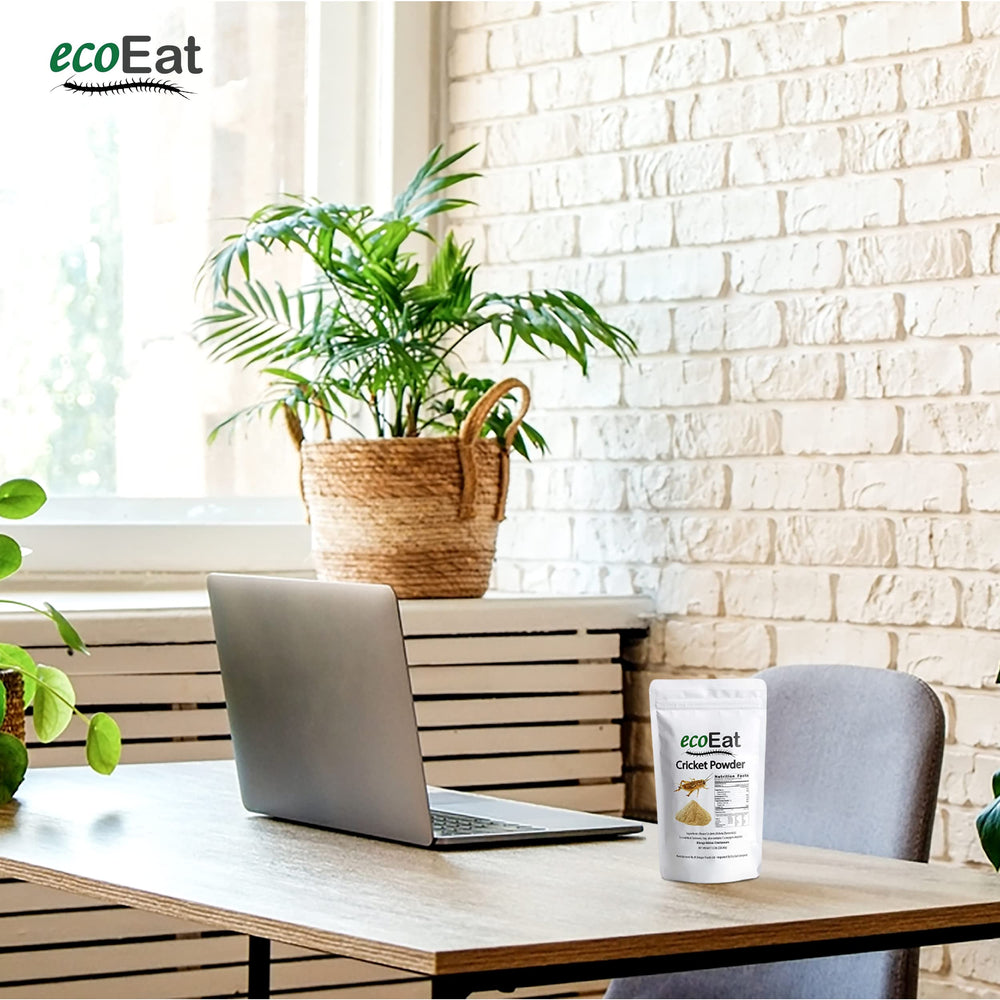 ecoEat cricket powder sustainability infographic highlighting low-resource farming.