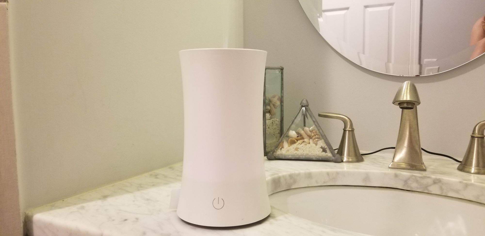EcoGecko diffuser in Just Mist mode for aroma without lighting distraction