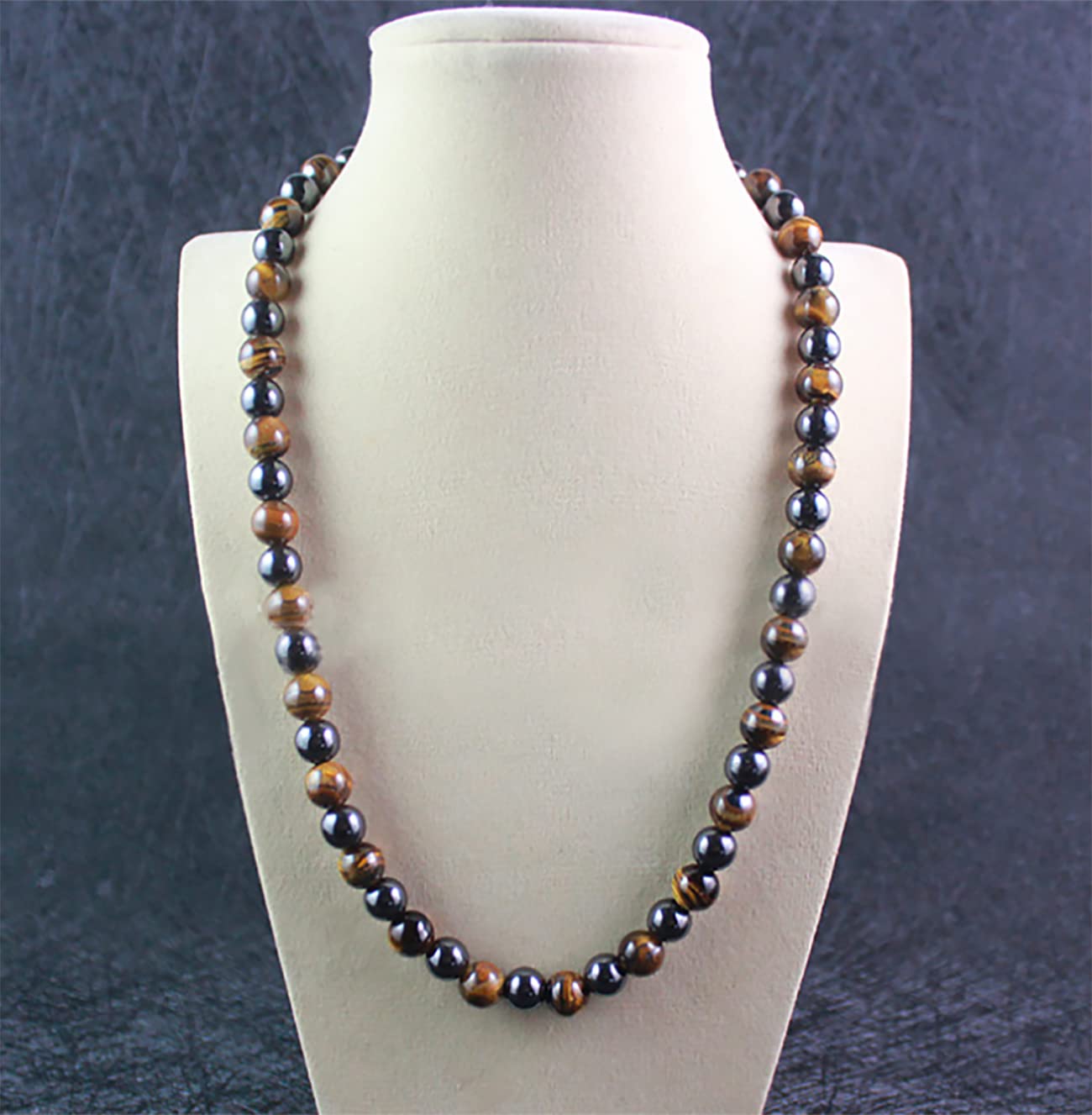 Ecooon magnetic closure necklace close-up showing easy on/off convenience.
