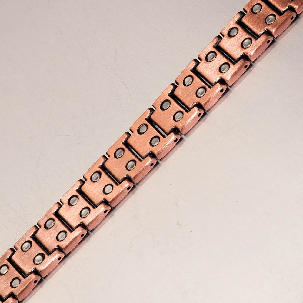EnerCoppeX hypoallergenic solid copper material keeps skin comfortable.