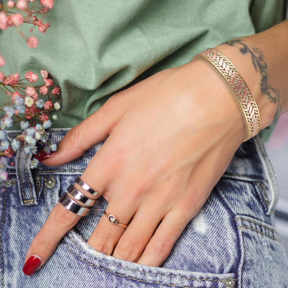 EnerCoppeX magnetic copper bracelet fashion-forward look, complements watches and outfits
