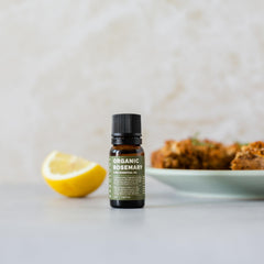 Dropper ready for precise dilution with Erbology rosemary oil