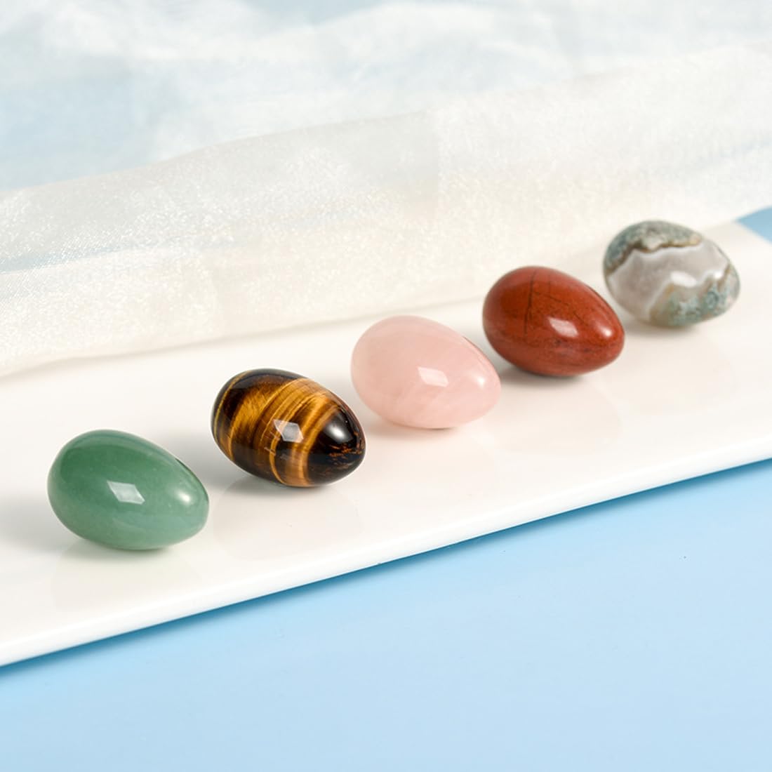 Erliway amethyst egg measures 3x2 cm for easy pocket carrying.