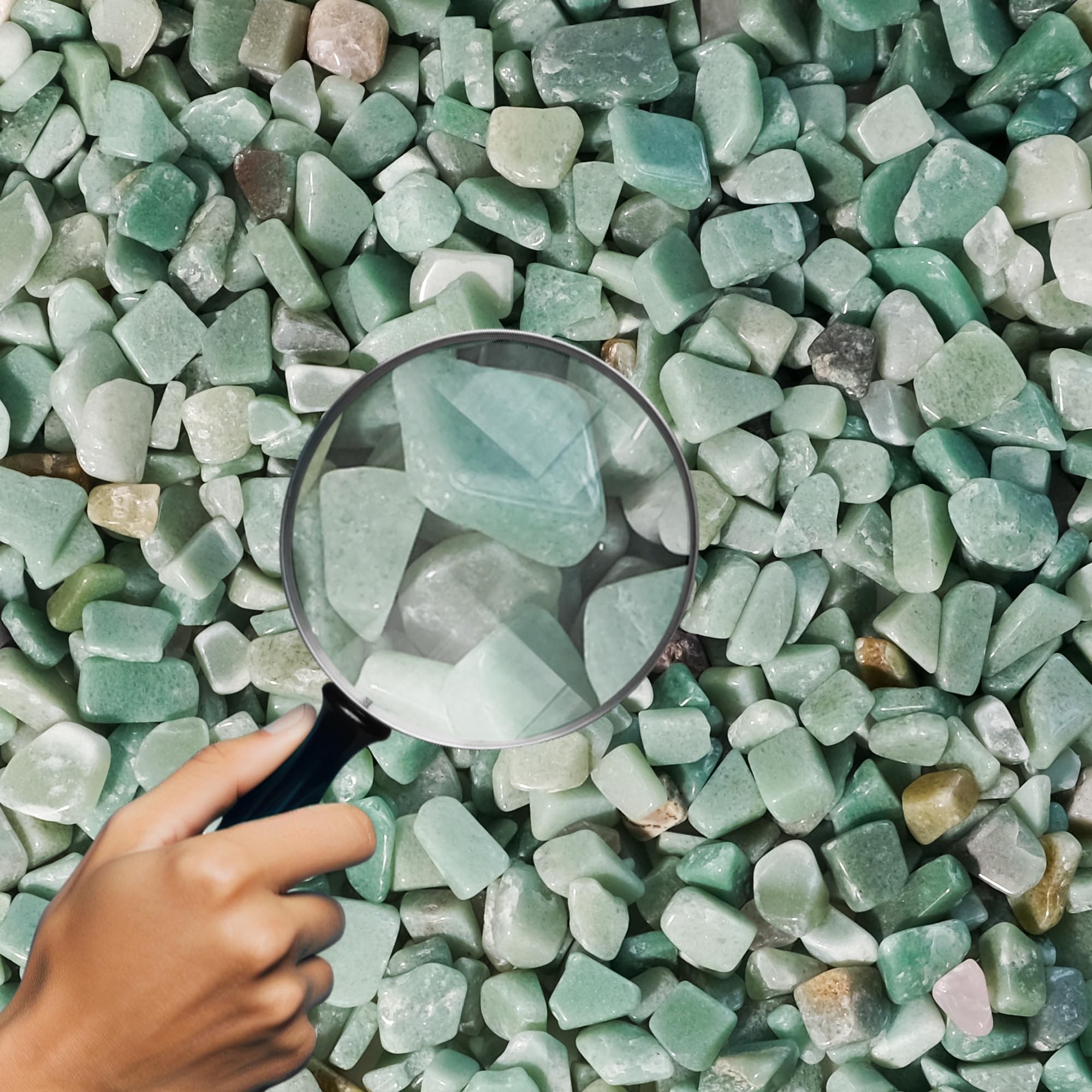 EZhandcraft green aventurine chips 8-15mm closeup, ideal for terrarium decor and crafts.
