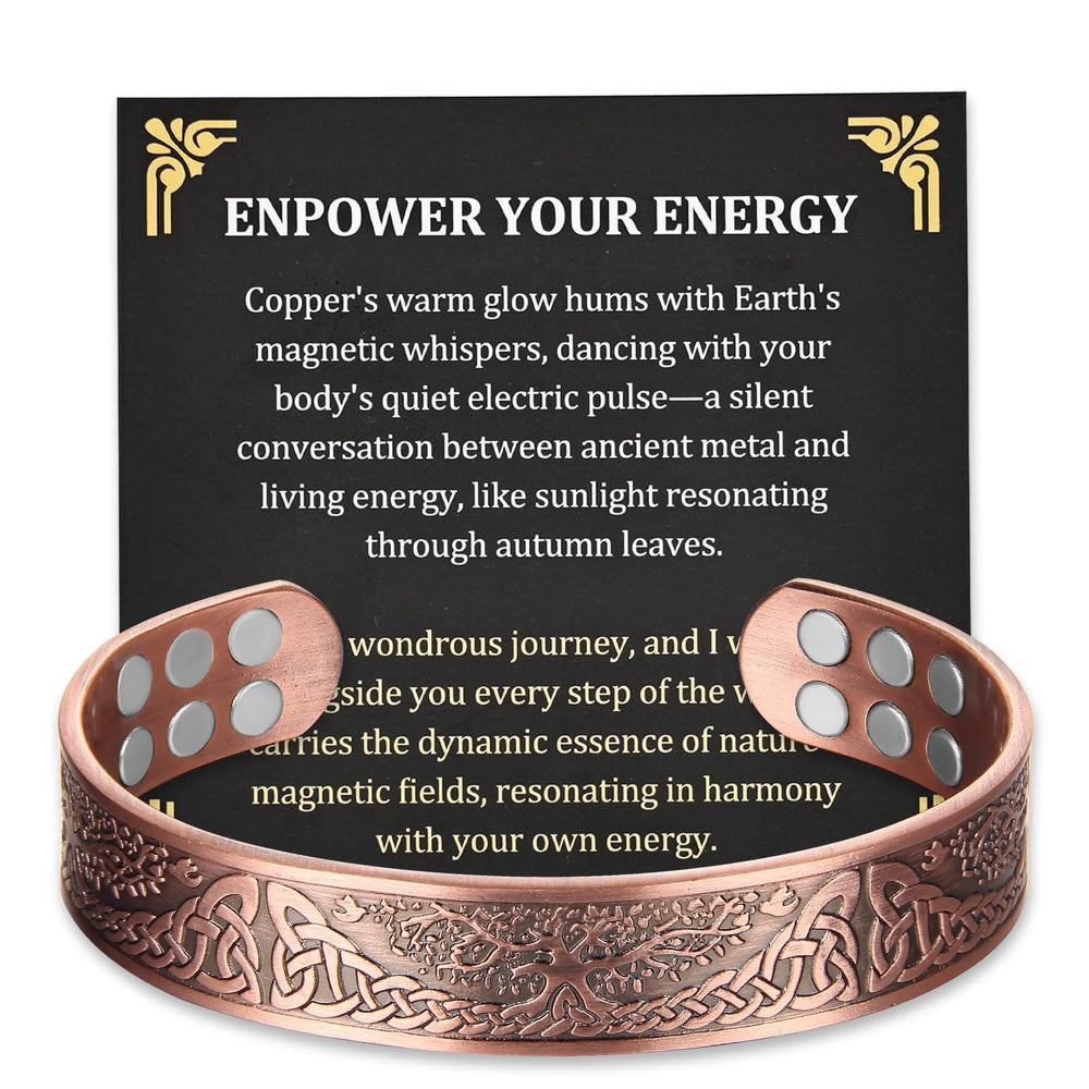 Fashtour copper bracelet close-up showing the magnet arrangement for daily use