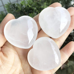 Favoramulet heart stone ready for gift, pocket carry and stress relief.