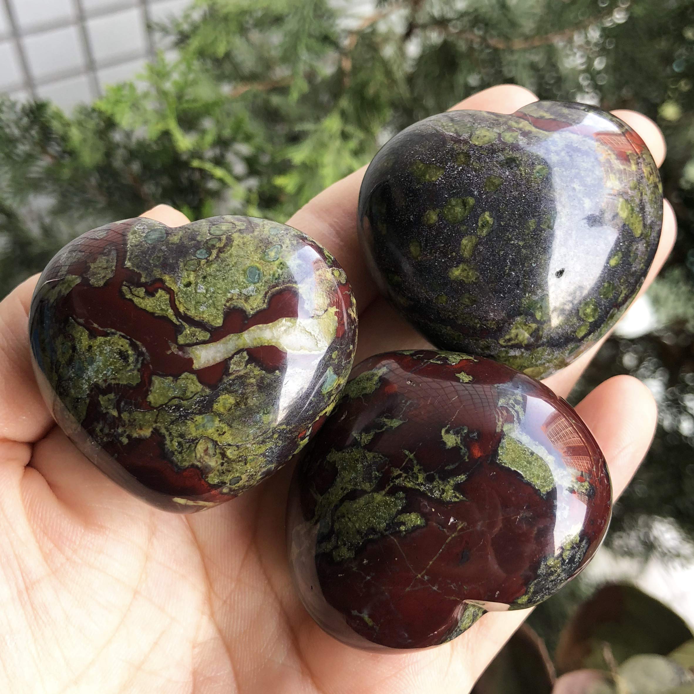 Favoramulet heart surface detail reveals unique patterns and craftsmanship