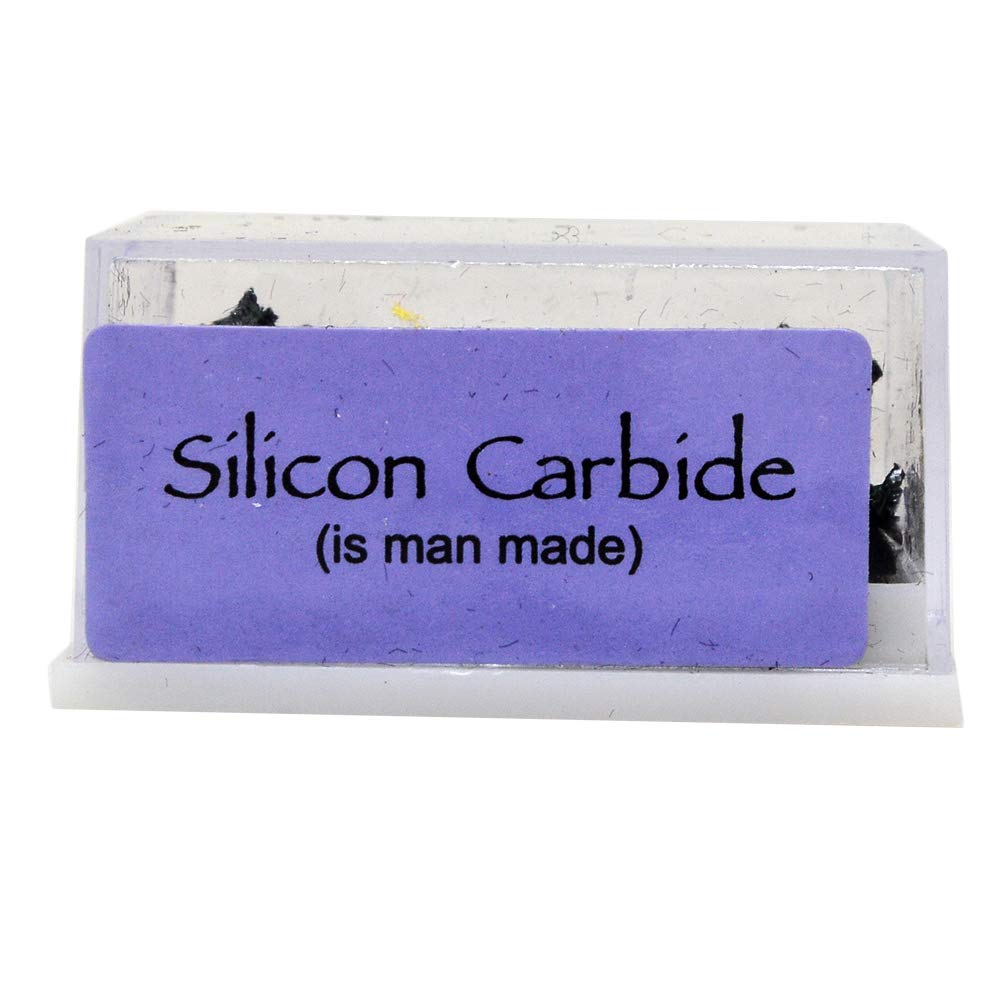 fengshuisale handheld crystal stone highlights tactile texture for mindful rituals and jewelry making.