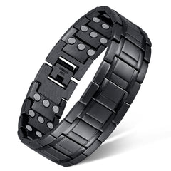 Feraco 3X magnetic bracelet close-up in black showing triple-row magnets for daily comfort