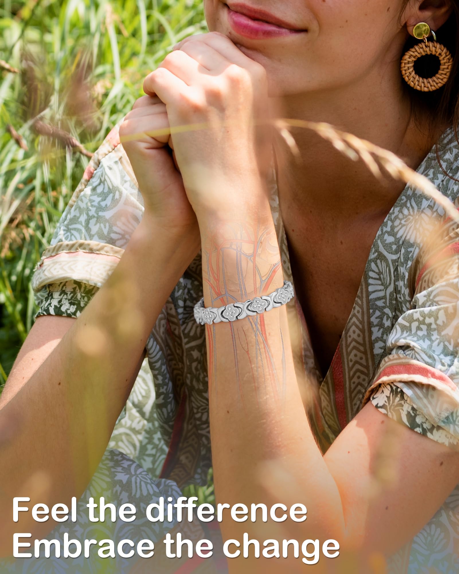 Feraco Adjustable 8.07-inch length ensures a secure, comfortable fit.