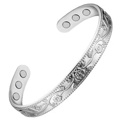 Feraco copper bracelet close-up highlighting 99.99% copper and magnets for lasting durability.