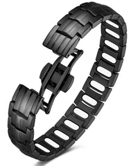 Feraco magnetic therapy bracelet close-up in black titanium, premium finish for daily wear.