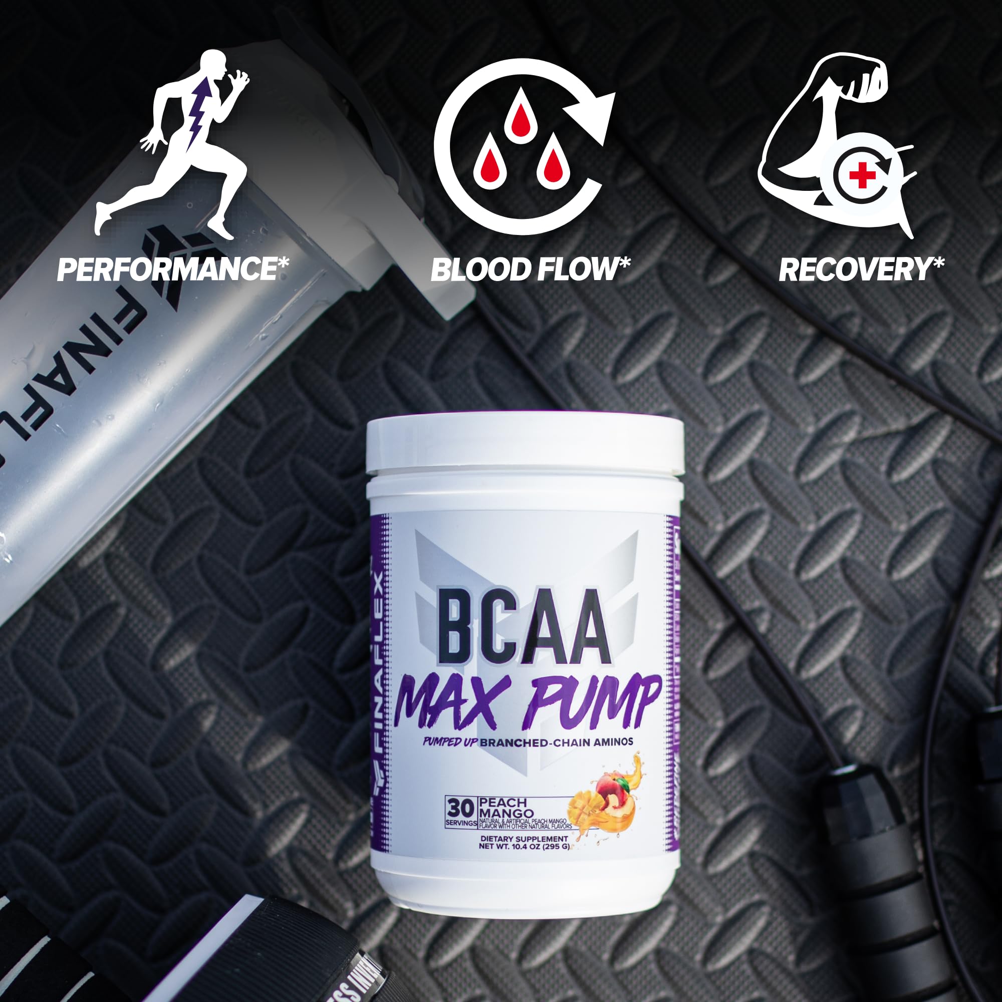 Dissolving FINAFLEX BCAA MAX Pump in water for quick mix.