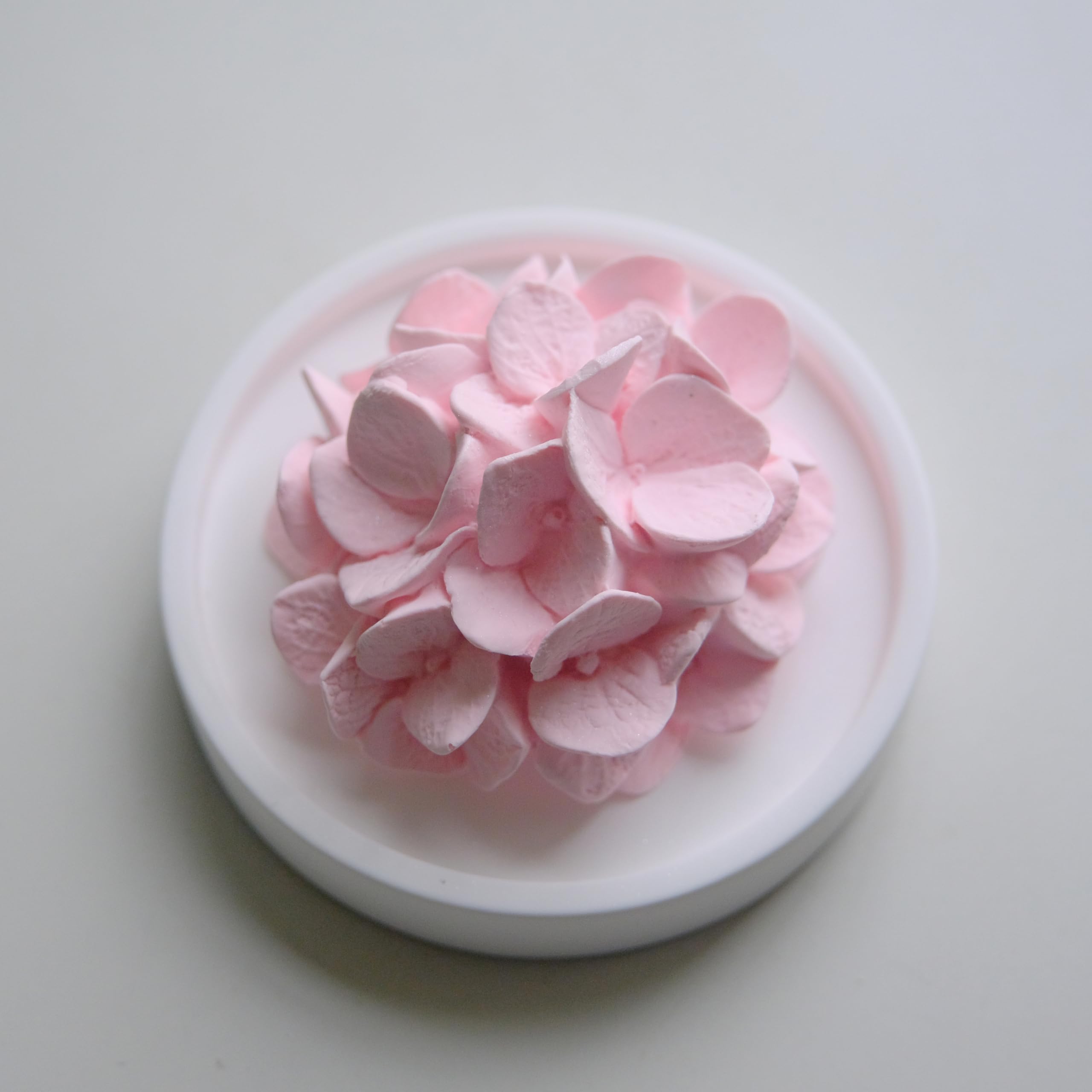 Compact FLCSIed diffuser ideal for desk and small rooms.